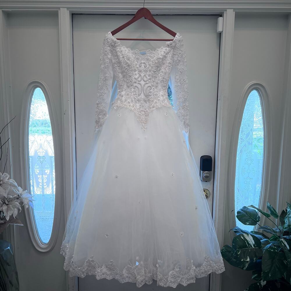 Emme Bridal Princess Beaded Off-the-Shoulder Wedding Dress Detachable Train Sz 4